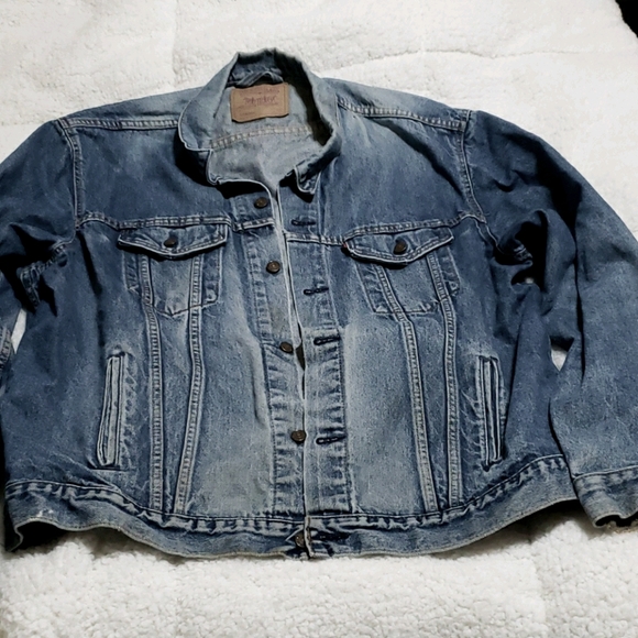 Vintage Levi's 52 L denim trucker jacket - Picture 2 of 7
